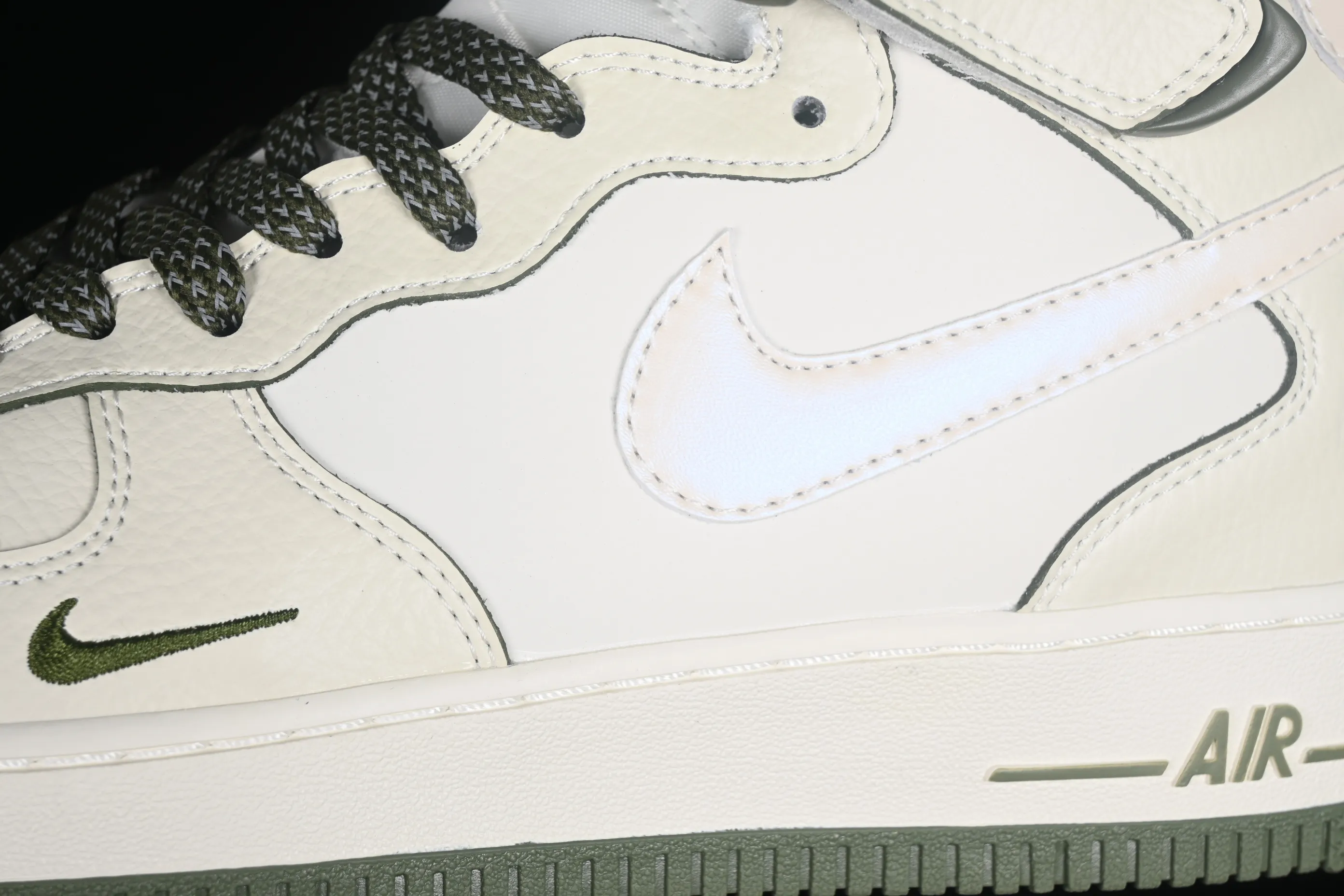 All categories Nk Air Force 1 Air Force series Nk Air Force 1 Mid Air Force mid-top Nk Air Force 1'07 Mid green pearlescent small hook Air Force One mid-top casual sneakers SG2356-805